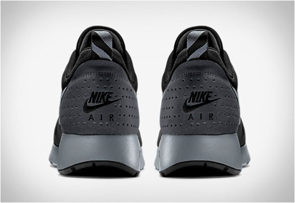 Zapatillas Nike AirMax Tavas Black